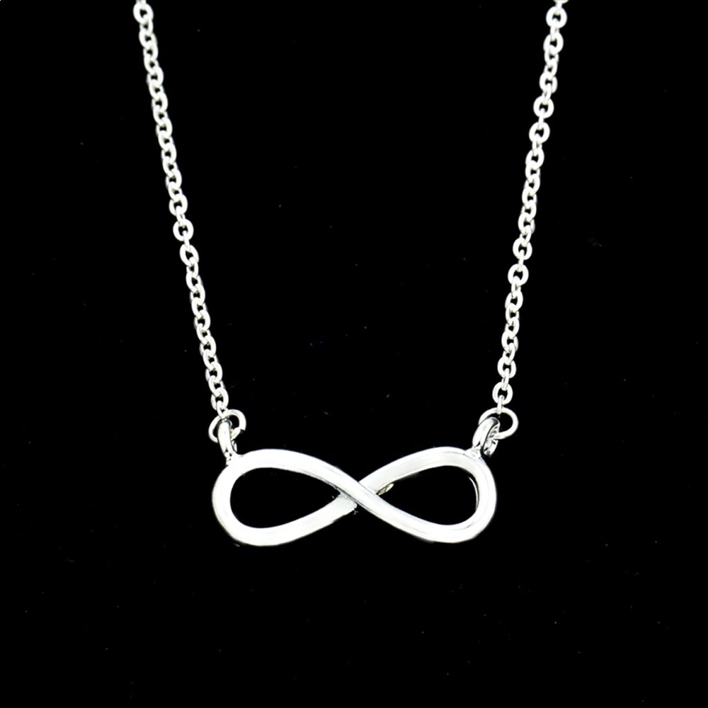 New Beautiful Infinity Necklace Silver